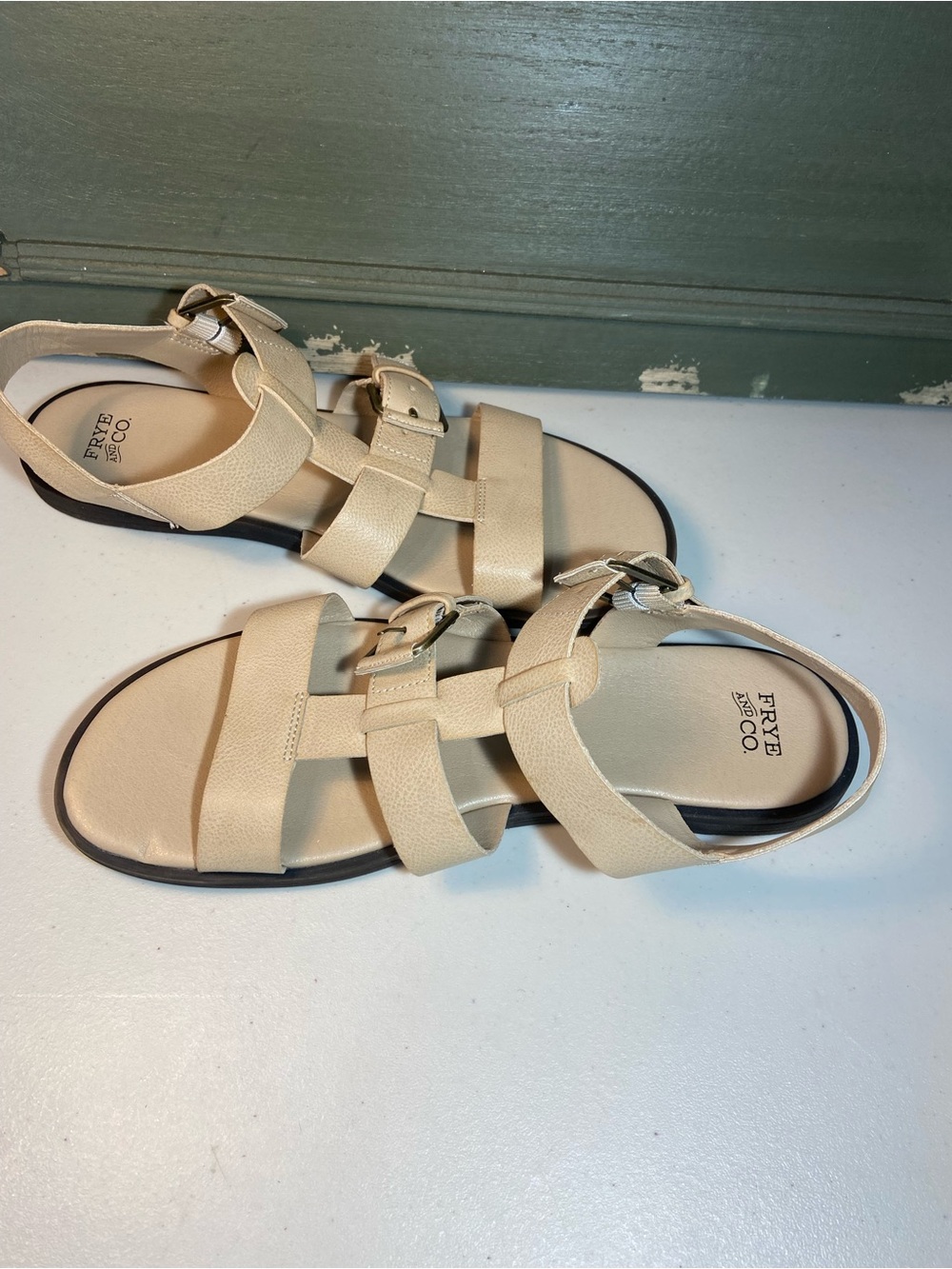Frye and Co Women’s Beige Strappy Leather Sandals SZ 9
